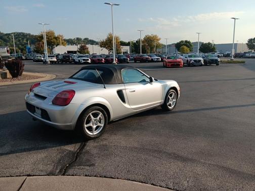 2000 Toyota MR2 Base