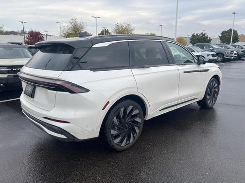 2024 Lincoln Nautilus Black Label