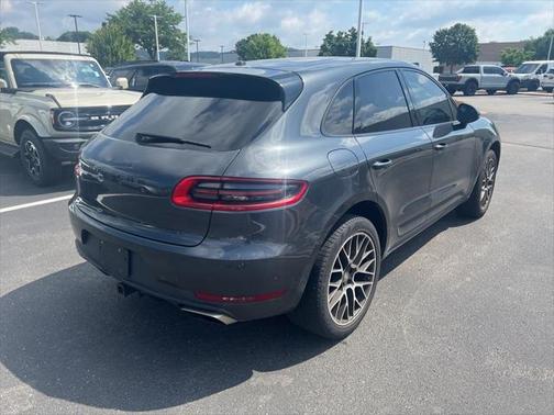 2017 Porsche Macan Base
