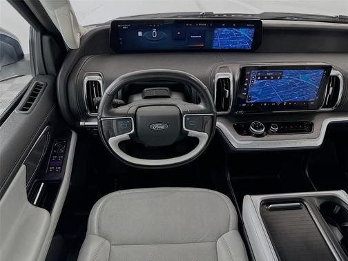 Star White Metallic Tri-Coat 2025 Ford Expedition Max Platinum