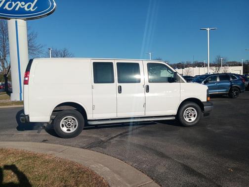 2023 GMC Savana 2500 Work Van