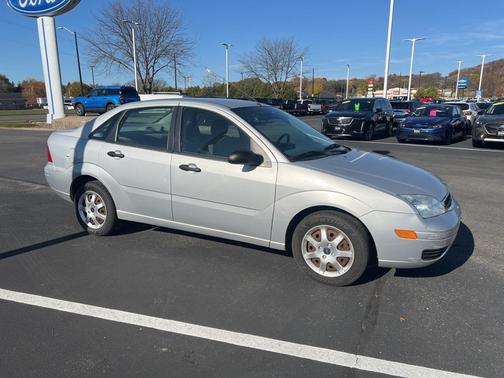 2005 Ford Focus ZX4