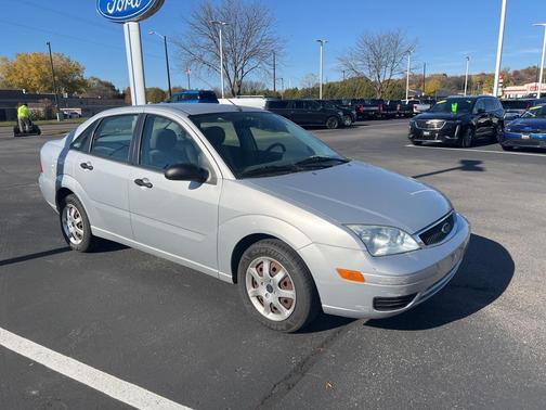 2005 Ford Focus ZX4