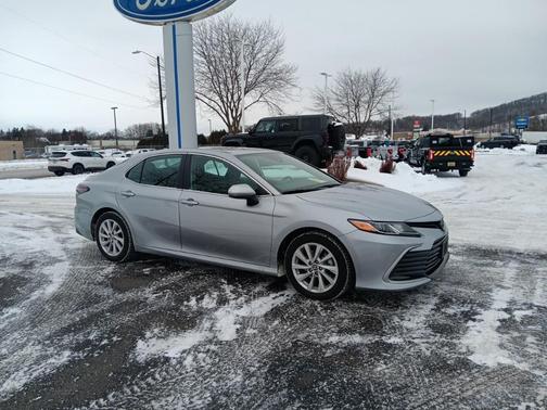 2022 Toyota Camry LE
