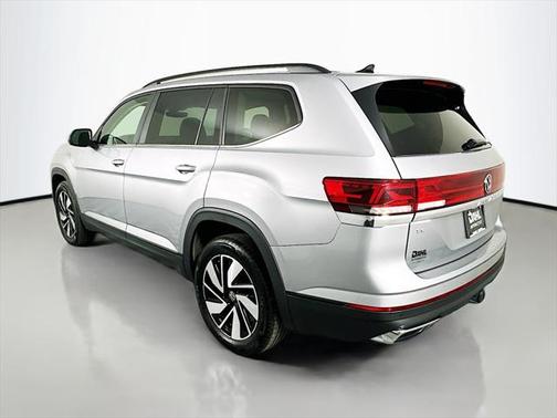 2024 Volkswagen Atlas 2.0T SE w/Technology 4MOTION