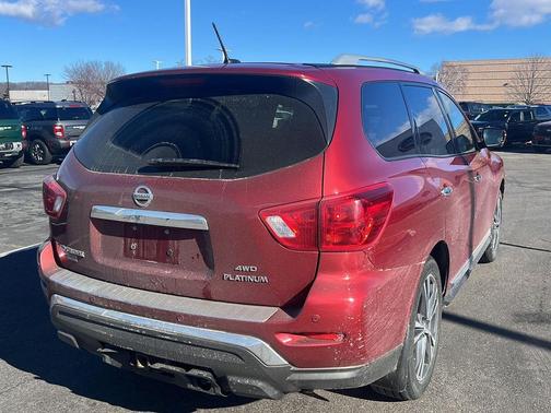 2017 Nissan Pathfinder Platinum