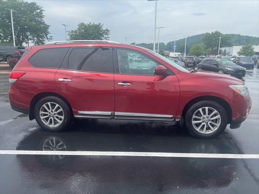 2016 Nissan Pathfinder SL