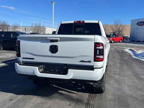 2022 RAM 2500 Laramie Crew Cab 4x4 6'4' Box