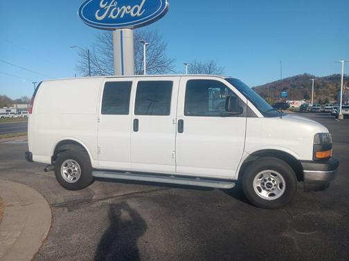 2023 GMC Savana 2500 Work Van