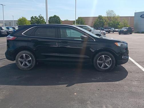 Agate Black Metallic 2024 Ford Edge SEL