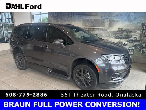 2021 Chrysler Pacifica Touring L