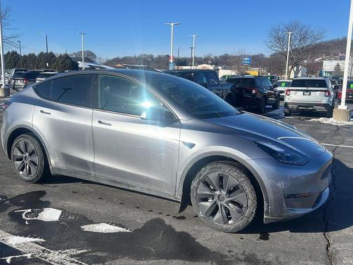 2025 Tesla Model Y Long Range Dual Motor All-Wheel Drive