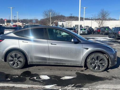 2025 Tesla Model Y Long Range Dual Motor All-Wheel Drive