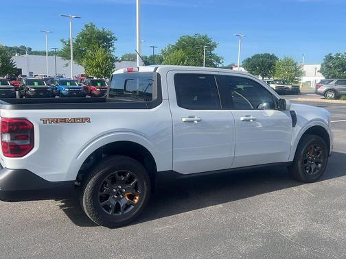 Avalanche Gray 2023 Ford Maverick Lariat