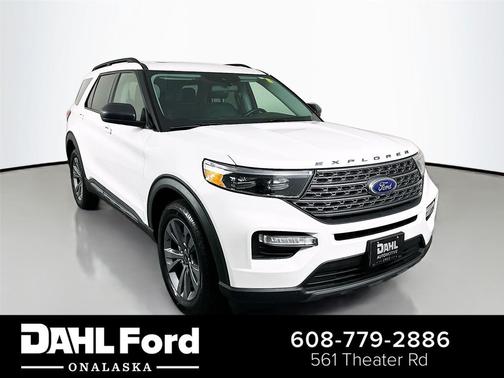 Star White Metallic Tri-Coat 2022 Ford Explorer XLT