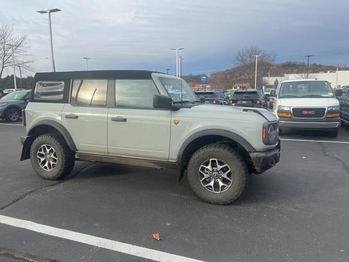 2023 Ford Bronco Badlands