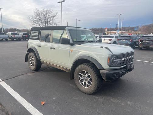 2023 Ford Bronco Badlands