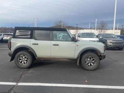 2023 Ford Bronco Badlands