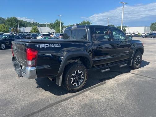 2016 Toyota Tacoma SR