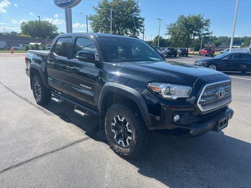 2016 Toyota Tacoma SR