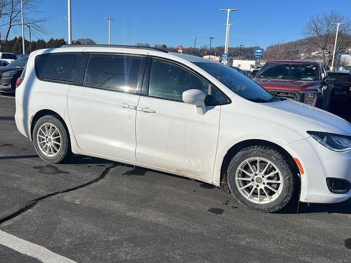 2020 Chrysler Pacifica Hybrid Touring L