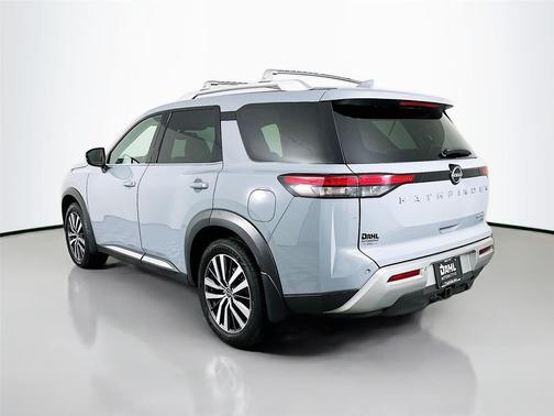 2022 Nissan Pathfinder Platinum 4WD