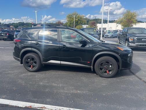 2025 Nissan Rogue Rock Creek
