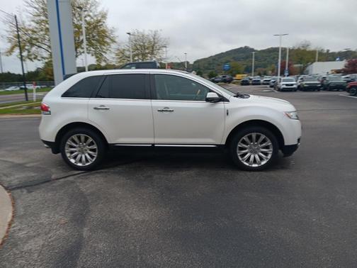 2014 Lincoln MKX Base