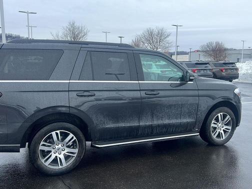 2023 Ford Expedition XLT