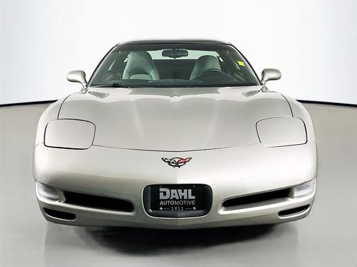 Light Pewter Metallic 2000 Chevrolet Corvette Base