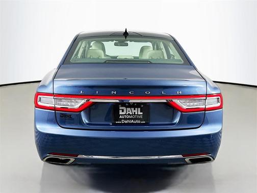 2018 Lincoln Continental Select