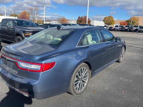 2018 Lincoln Continental Select