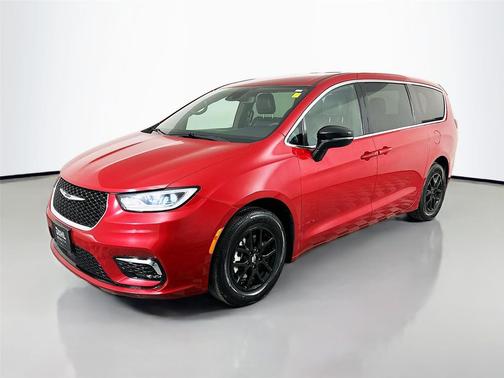2025 Chrysler Pacifica L