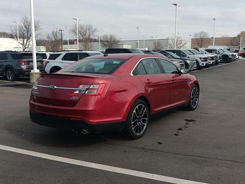 2017 Ford Taurus SEL