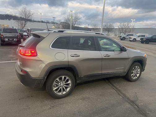 2021 Jeep Cherokee Latitude Lux
