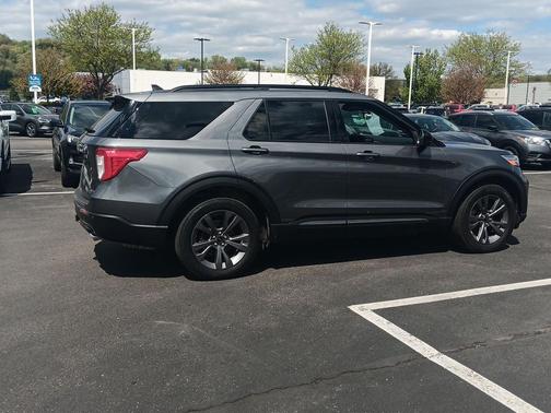 Carbonized Gray Metallic 2023 Ford Explorer XLT