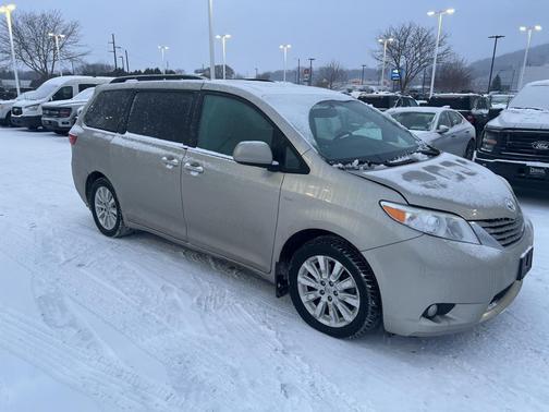 2016 Toyota Sienna XLE