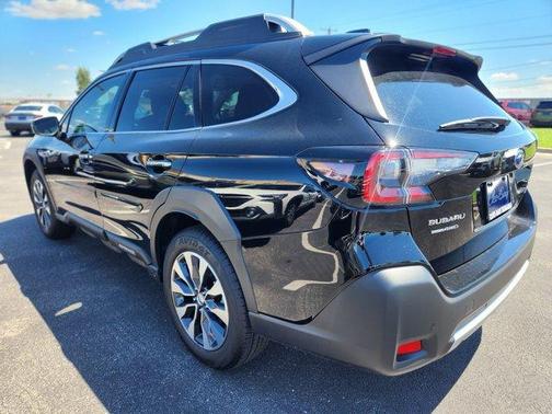 2025 Subaru Outback Touring XT