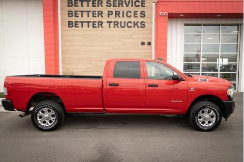 2022 RAM 2500 Tradesman Crew Cab 4x4 8' Box