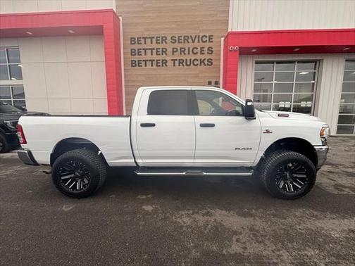 2023 RAM 3500 Big Horn Crew Cab 4x4 6'4' Box