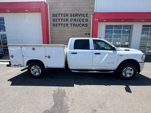 2022 RAM 3500 Tradesman Crew Cab 4x4 8' Box