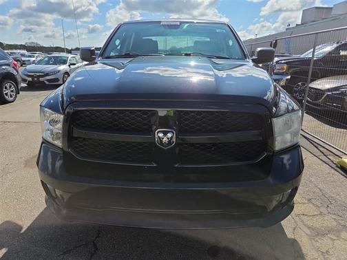 Brilliant Black Crystal Pearlcoat 2015 RAM 1500 Tradesman/Express