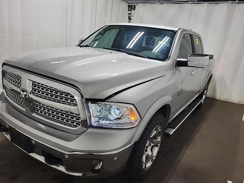 Bright Silver Metallic Clearcoat 2015 RAM 1500 Laramie