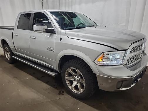 Bright Silver Metallic Clearcoat 2015 RAM 1500 Laramie
