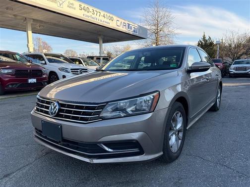 Gold 2016 Volkswagen Passat 1.8T S