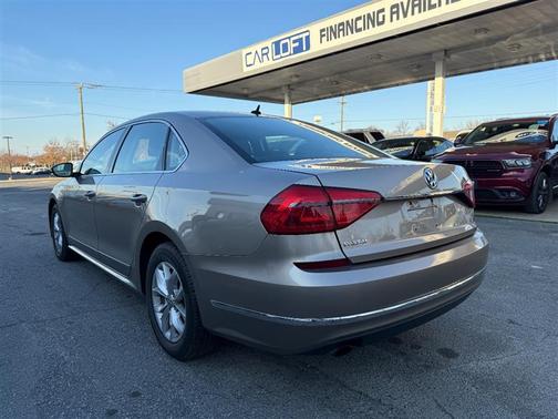 Gold 2016 Volkswagen Passat 1.8T S