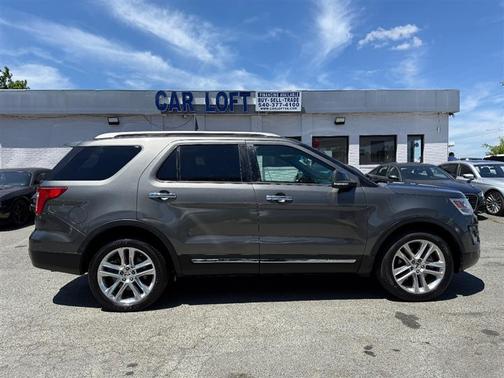 Gray 2017 Ford Explorer XLT