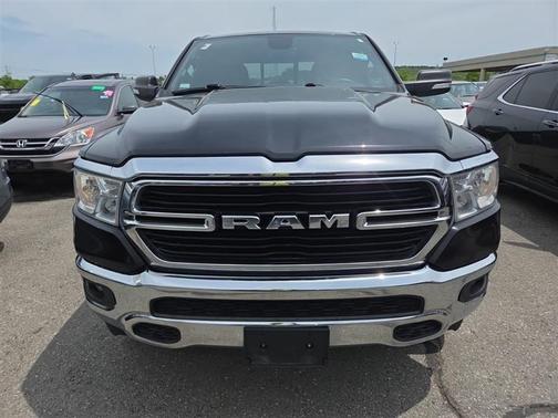 Diamond Black Crystal Pearlcoat 2019 RAM 1500 Big Horn