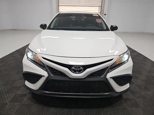 Ice Cap 2024 Toyota Camry SE