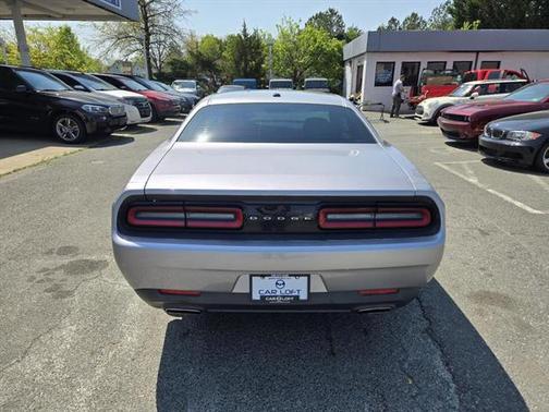 2015 Dodge Challenger SXT